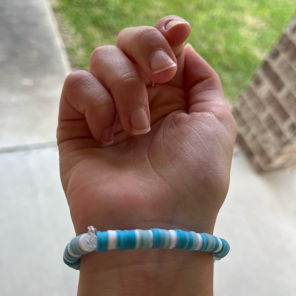 1989 Taylor Swift clay bead bracelet! - Picture 3 of 3